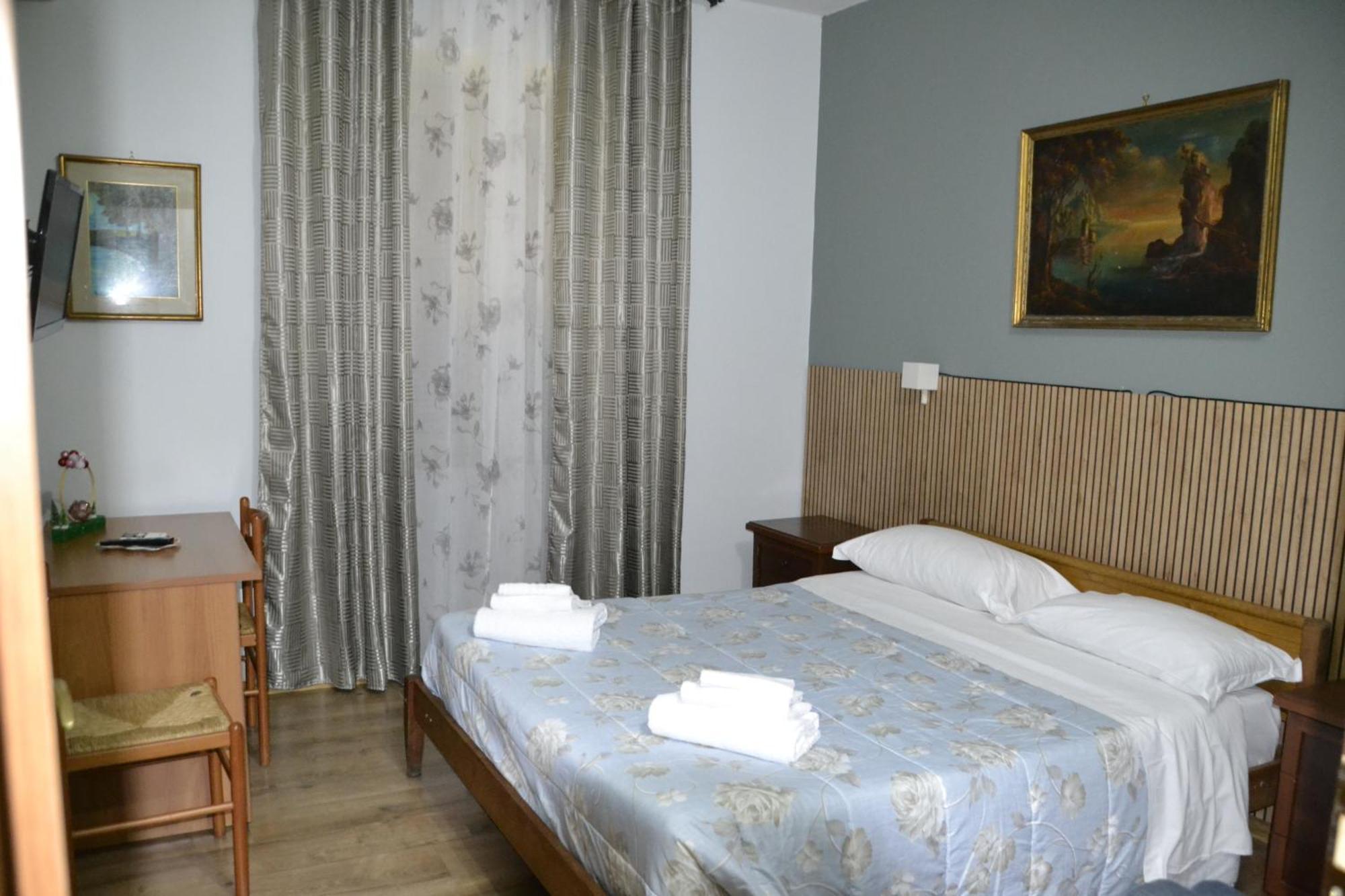 Aurora Boreale Hotel โรม ภายนอก รูปภาพ